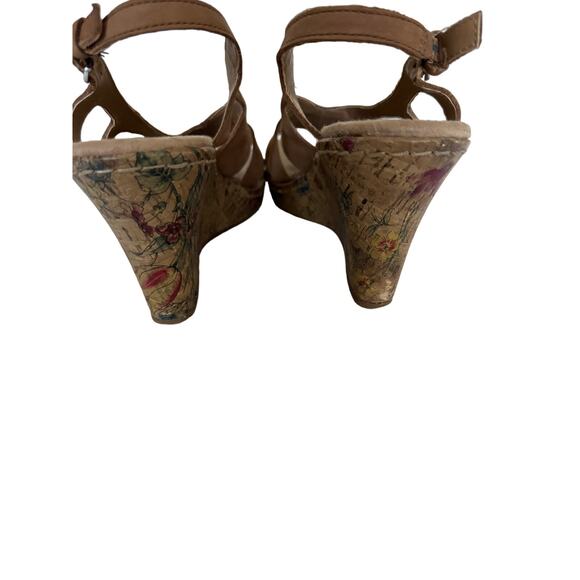 BOC Sandals Women's Tan Strappy Concept Floral Cork Wedge Slingback Heel Sz 9 - Picture 5 of 9